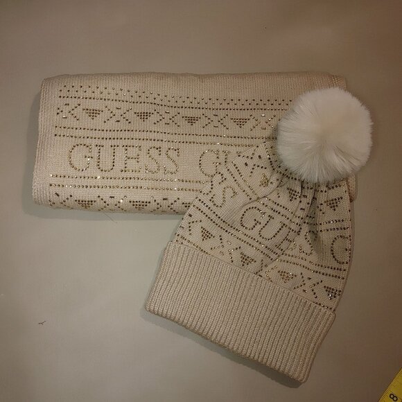 Scarf Set Guess Womens Beige Netutral Knit Beanie Studs Rhinestone Logo Design - Picture 6 of 10